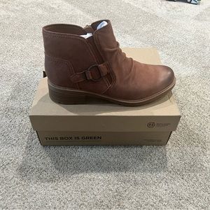 Clark’s Leather Ankle Bootie Sz 12